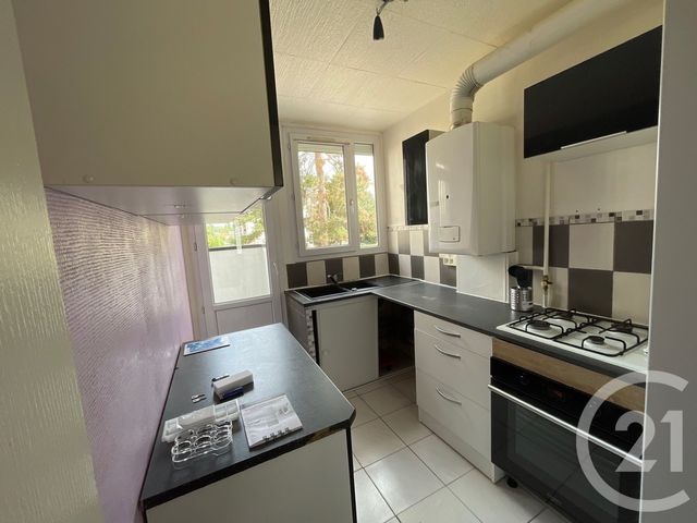 Appartement T4 à louer - 4 pièces - 65.4 m2 - CORBAS - 69 - RHONE-ALPES - Century 21 Hestia Ldi