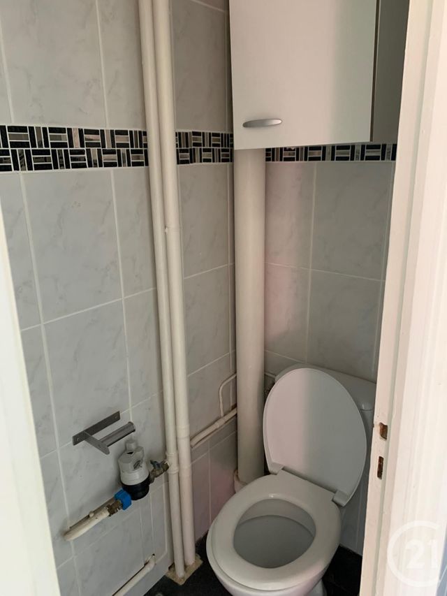 Appartement T4 à louer - 4 pièces - 65.4 m2 - CORBAS - 69 - RHONE-ALPES - Century 21 Hestia Ldi