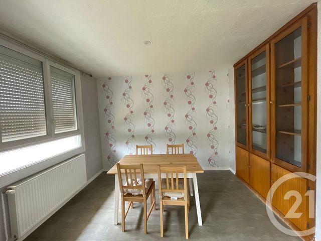 Appartement T4 à louer - 4 pièces - 65.4 m2 - CORBAS - 69 - RHONE-ALPES - Century 21 Hestia Ldi