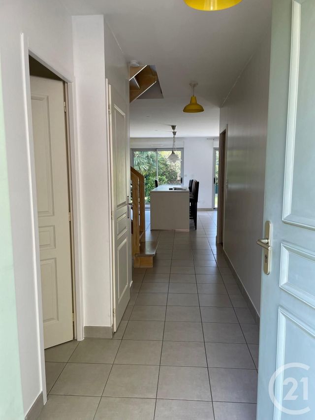 maison à louer - 6 pièces - 102.39 m2 - SEREZIN DU RHONE - 69 - RHONE-ALPES - Century 21 Hestia Ldi