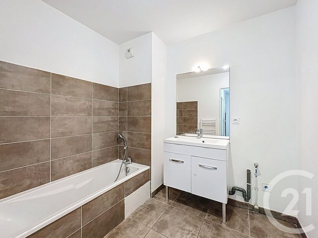 Appartement T3 à louer - 3 pièces - 60.16 m2 - VENISSIEUX - 69 - RHONE-ALPES - Century 21 Hestia Ldi