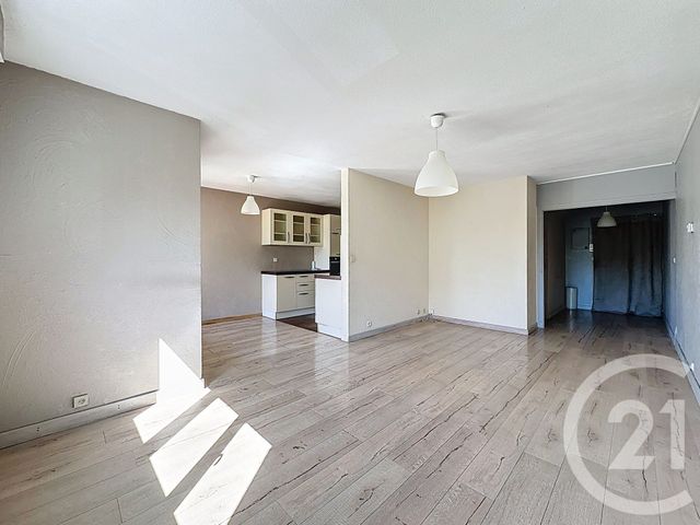 Appartement F5 à vendre - 5 pièces - 91.0 m2 - DECINES CHARPIEU - 69 - RHONE-ALPES - Century 21 Hestia Ldi