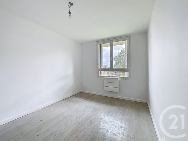 Appartement T4 à louer - 4 pièces - 64.35 m2 - CORBAS - 69 - RHONE-ALPES - Century 21 Hestia Ldi
