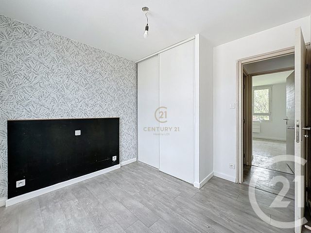 Appartement T4 à louer - 4 pièces - 64.35 m2 - CORBAS - 69 - RHONE-ALPES - Century 21 Hestia Ldi