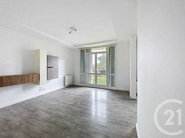 Appartement T4 à louer - 4 pièces - 64.35 m2 - CORBAS - 69 - RHONE-ALPES - Century 21 Hestia Ldi