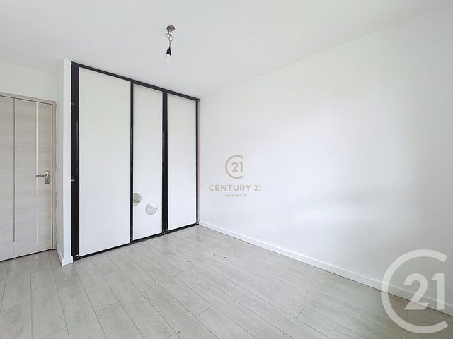 Appartement T4 à louer - 4 pièces - 64.35 m2 - CORBAS - 69 - RHONE-ALPES - Century 21 Hestia Ldi