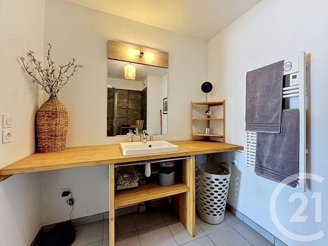Appartement F2 à vendre - 2 pièces - 42.0 m2 - ST PRIEST - 69 - RHONE-ALPES - Century 21 Hestia Ldi