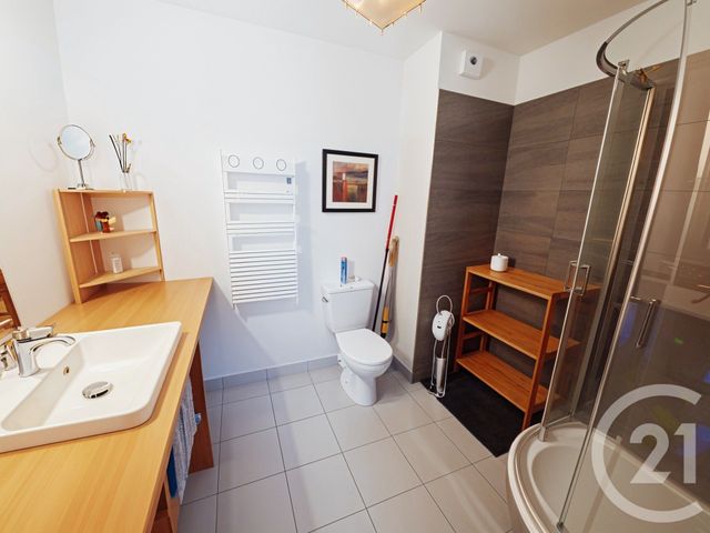 Appartement F2 à vendre - 2 pièces - 42.0 m2 - ST PRIEST - 69 - RHONE-ALPES - Century 21 Hestia Ldi