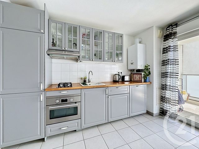 Appartement F2 à vendre - 2 pièces - 42.0 m2 - ST PRIEST - 69 - RHONE-ALPES - Century 21 Hestia Ldi