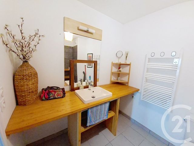 Appartement F2 à vendre - 2 pièces - 42.0 m2 - ST PRIEST - 69 - RHONE-ALPES - Century 21 Hestia Ldi