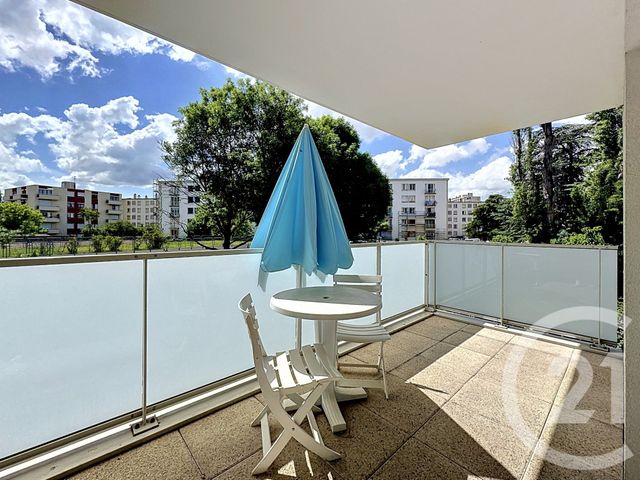 Appartement F2 à vendre - 2 pièces - 42.0 m2 - ST PRIEST - 69 - RHONE-ALPES - Century 21 Hestia Ldi