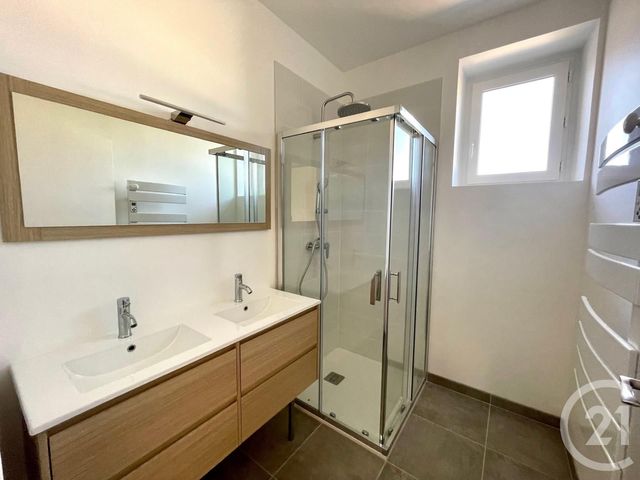 maison à louer - 5 pièces - 109.33 m2 - CORBAS - 69 - RHONE-ALPES - Century 21 Hestia Ldi