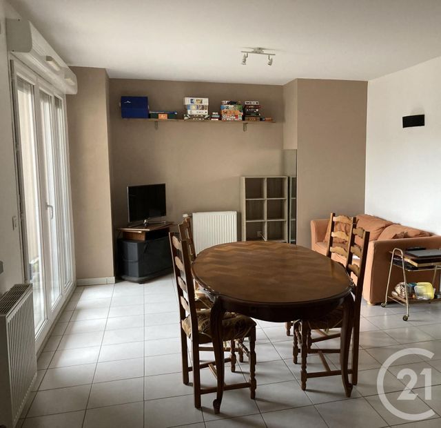 Appartement T2 à louer - 2 pièces - 53.86 m2 - FEYZIN - 69 - RHONE-ALPES - Century 21 Hestia Ldi