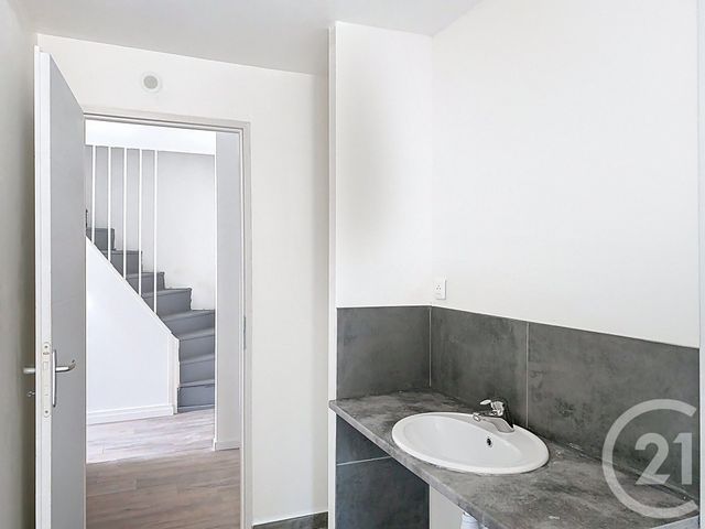 maison à louer - 3 pièces - 75.0 m2 - ST SYMPHORIEN D OZON - 69 - RHONE-ALPES - Century 21 Hestia Ldi