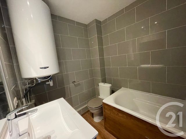 Appartement à louer - 3 pièces - 69.53 m2 - ST SYMPHORIEN D OZON - 69 - RHONE-ALPES - Century 21 Hestia Ldi