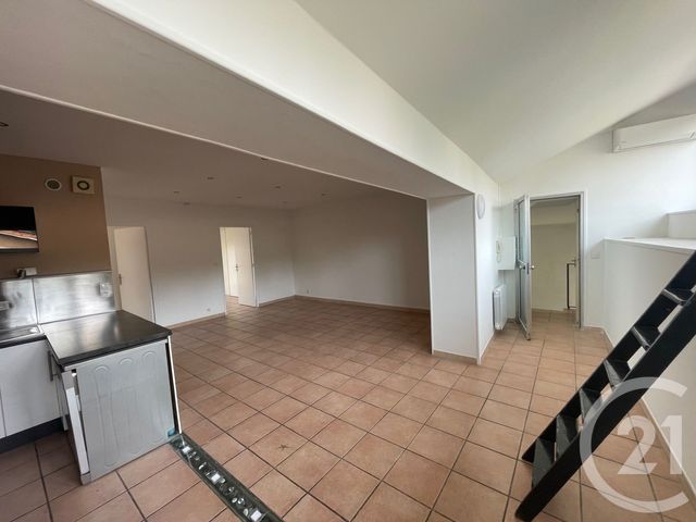 Appartement à louer - 3 pièces - 69.53 m2 - ST SYMPHORIEN D OZON - 69 - RHONE-ALPES - Century 21 Hestia Ldi