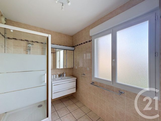Appartement F4 à vendre - 3 pièces - 79.09 m2 - CORBAS - 69 - RHONE-ALPES - Century 21 Hestia Ldi