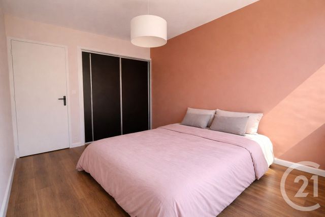 Appartement T3 à louer - 2 pièces - 60.07 m2 - ST PRIEST - 69 - RHONE-ALPES - Century 21 Hestia Ldi