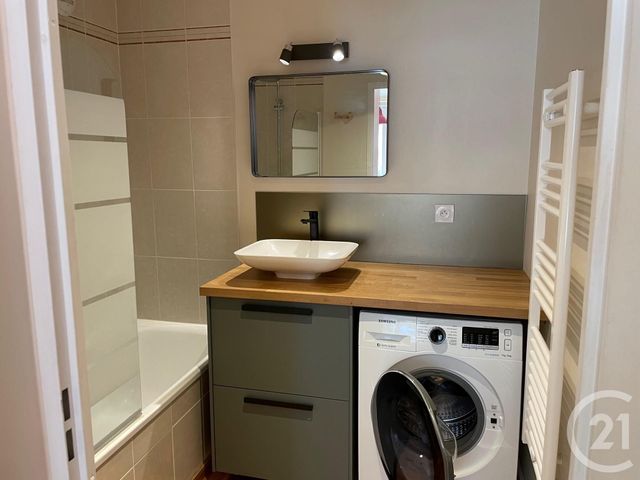 Appartement T2 à louer - 2 pièces - 43.72 m2 - LYON - 69008 - RHONE-ALPES - Century 21 Hestia Ldi