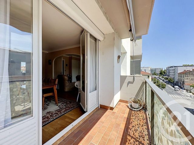 Appartement F3 à vendre - 3 pièces - 66.0 m2 - VENISSIEUX - 69 - RHONE-ALPES - Century 21 Hestia Ldi