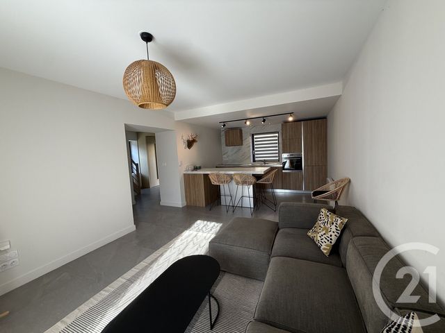 Appartement Duplex à louer - 4 pièces - 74.48 m2 - HEYRIEUX - 38 - RHONE-ALPES - Century 21 Hestia Ldi