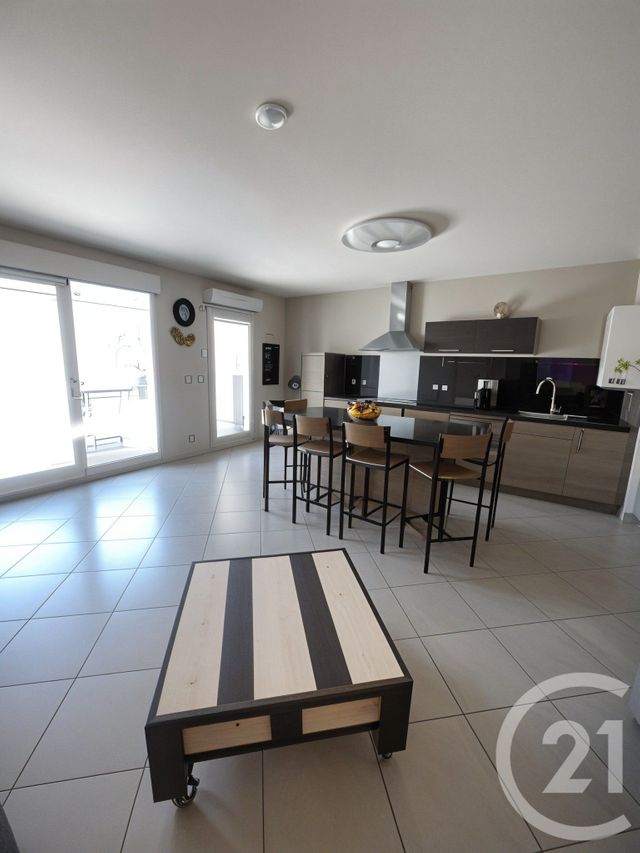 Appartement à vendre - 3 pièces - 67.0 m2 - VENISSIEUX - 69 - RHONE-ALPES - Century 21 Hestia Ldi