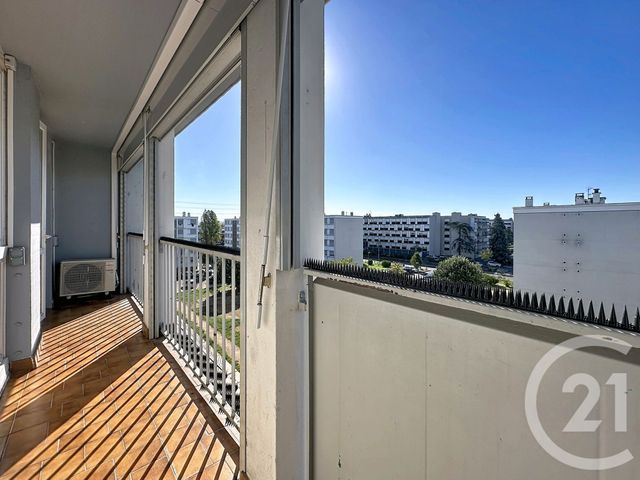 Appartement T3 à louer - 3 pièces - 64.12 m2 - VENISSIEUX - 69 - RHONE-ALPES - Century 21 Hestia Ldi