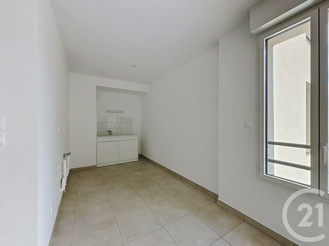 Appartement T4 à louer - 4 pièces - 89.1 m2 - LYON - 69008 - RHONE-ALPES - Century 21 Hestia Ldi