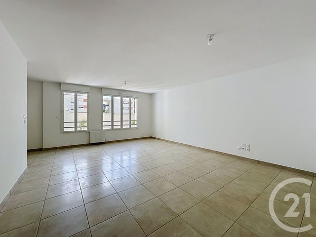 Appartement T4 à louer - 4 pièces - 89.1 m2 - LYON - 69008 - RHONE-ALPES - Century 21 Hestia Ldi