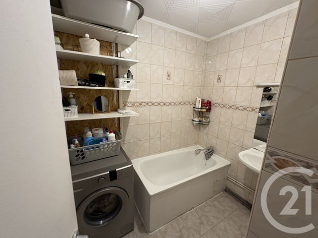 Appartement F3 à louer - 3 pièces - 53.65 m2 - VENISSIEUX - 69 - RHONE-ALPES - Century 21 Hestia Ldi