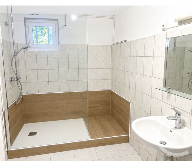 maison à louer - 4 pièces - 112.0 m2 - ST SYMPHORIEN D OZON - 69 - RHONE-ALPES - Century 21 Hestia Ldi