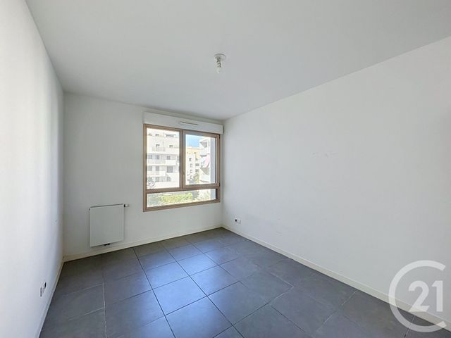 Appartement F4 à vendre - 4 pièces - 81.0 m2 - ST PRIEST - 69 - RHONE-ALPES - Century 21 Hestia Ldi