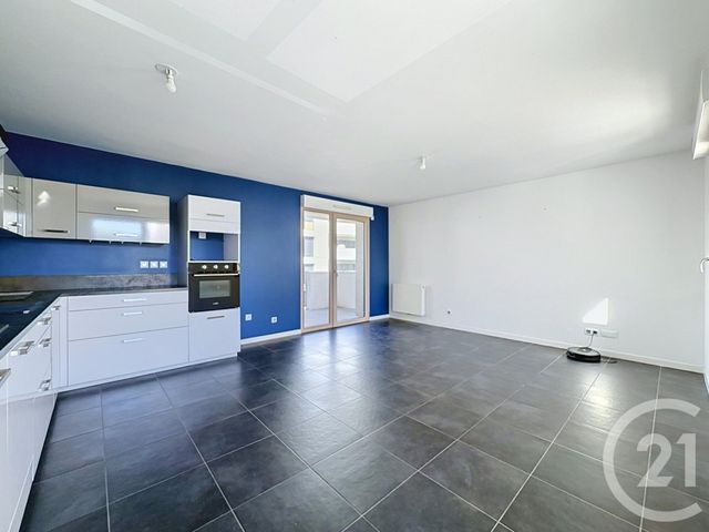 Appartement F4 à vendre - 4 pièces - 81.0 m2 - ST PRIEST - 69 - RHONE-ALPES - Century 21 Hestia Ldi