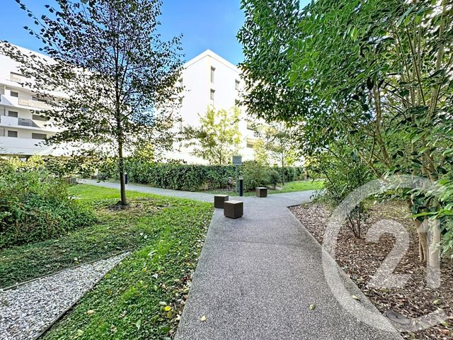 Appartement F4 à vendre - 4 pièces - 81.0 m2 - ST PRIEST - 69 - RHONE-ALPES - Century 21 Hestia Ldi