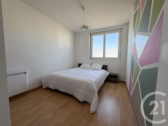 Appartement T4 à louer - 4 pièces - 64.66 m2 - VENISSIEUX - 69 - RHONE-ALPES - Century 21 Hestia Ldi