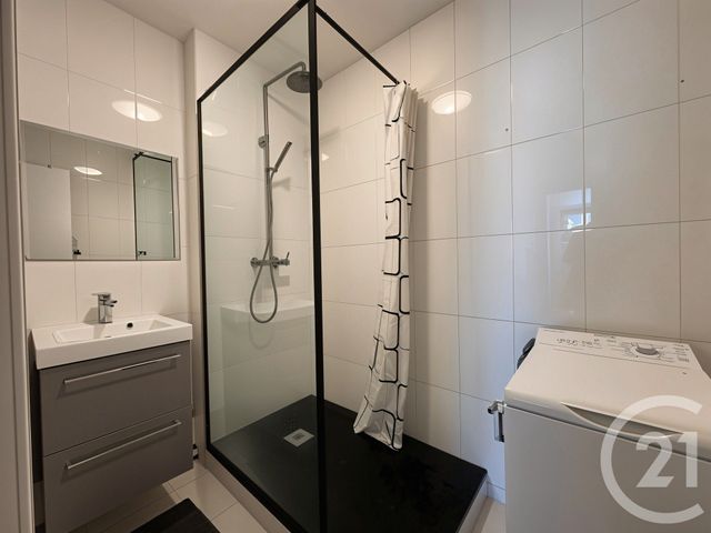Appartement T4 à louer - 4 pièces - 64.66 m2 - VENISSIEUX - 69 - RHONE-ALPES - Century 21 Hestia Ldi