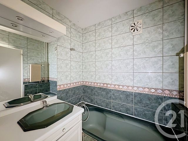 Appartement F4 à vendre - 4 pièces - 79.0 m2 - VENISSIEUX - 69 - RHONE-ALPES - Century 21 Hestia Ldi