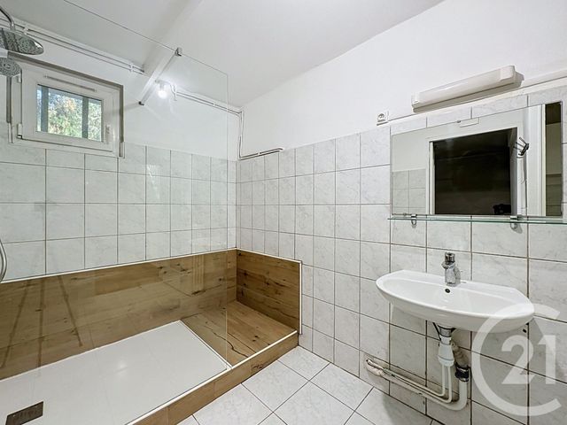 maison à louer - 4 pièces - 112.0 m2 - ST SYMPHORIEN D OZON - 69 - RHONE-ALPES - Century 21 Hestia Ldi