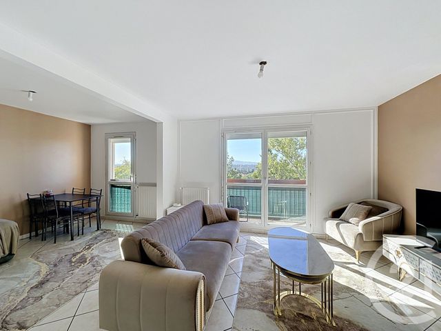 Appartement à vendre - 4 pièces - 76.18 m2 - ST FONS - 69 - RHONE-ALPES - Century 21 Hestia Ldi