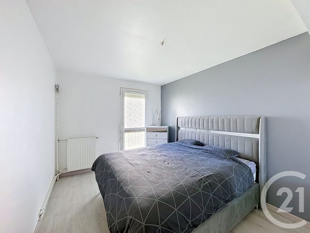 Appartement à vendre - 4 pièces - 76.18 m2 - ST FONS - 69 - RHONE-ALPES - Century 21 Hestia Ldi