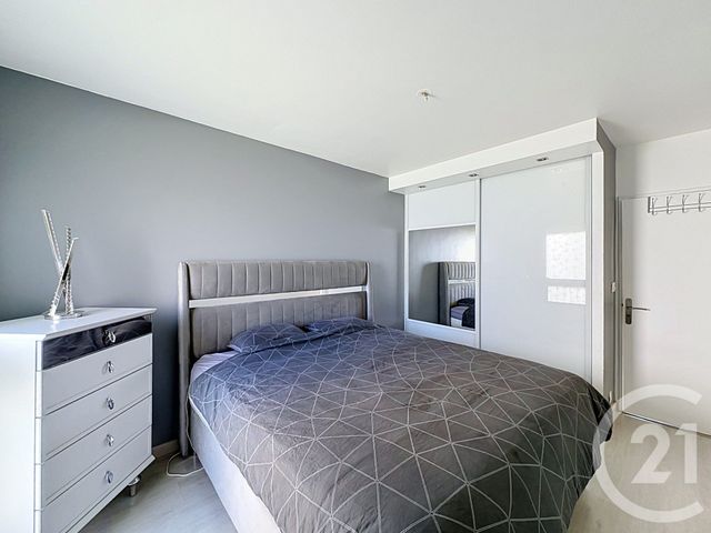 Appartement à vendre - 4 pièces - 76.18 m2 - ST FONS - 69 - RHONE-ALPES - Century 21 Hestia Ldi