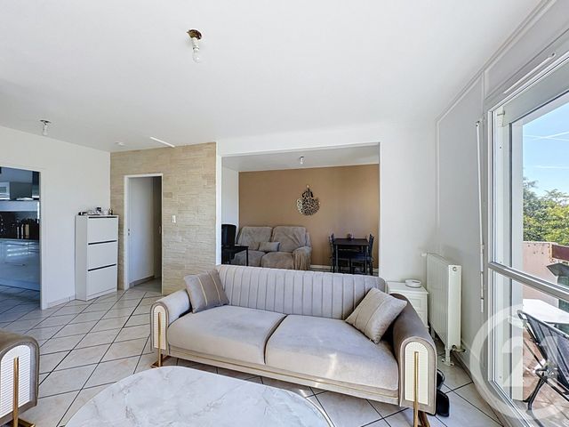 Appartement à vendre - 4 pièces - 76.18 m2 - ST FONS - 69 - RHONE-ALPES - Century 21 Hestia Ldi