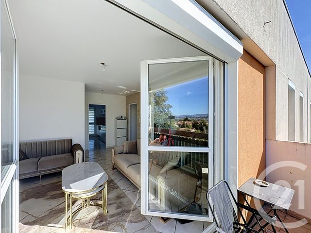 Appartement à vendre - 4 pièces - 76.18 m2 - ST FONS - 69 - RHONE-ALPES - Century 21 Hestia Ldi