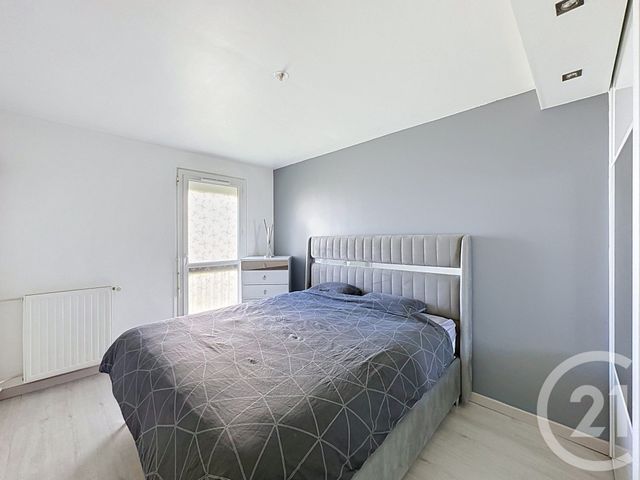 Appartement à vendre - 4 pièces - 76.18 m2 - ST FONS - 69 - RHONE-ALPES - Century 21 Hestia Ldi