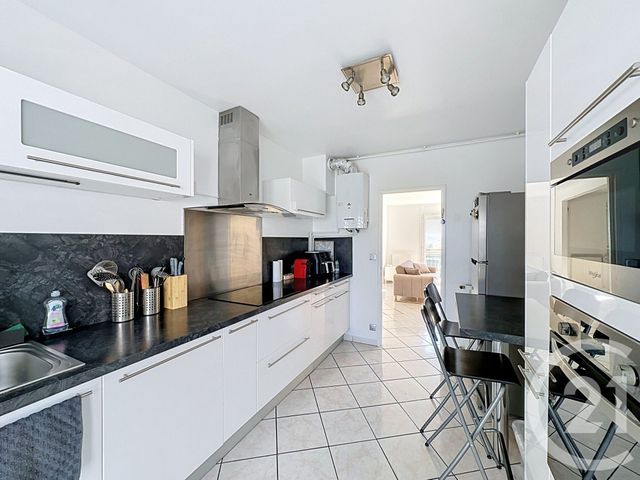 Appartement à vendre - 4 pièces - 76.18 m2 - ST FONS - 69 - RHONE-ALPES - Century 21 Hestia Ldi