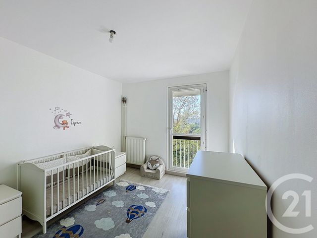 Appartement à vendre - 4 pièces - 76.18 m2 - ST FONS - 69 - RHONE-ALPES - Century 21 Hestia Ldi