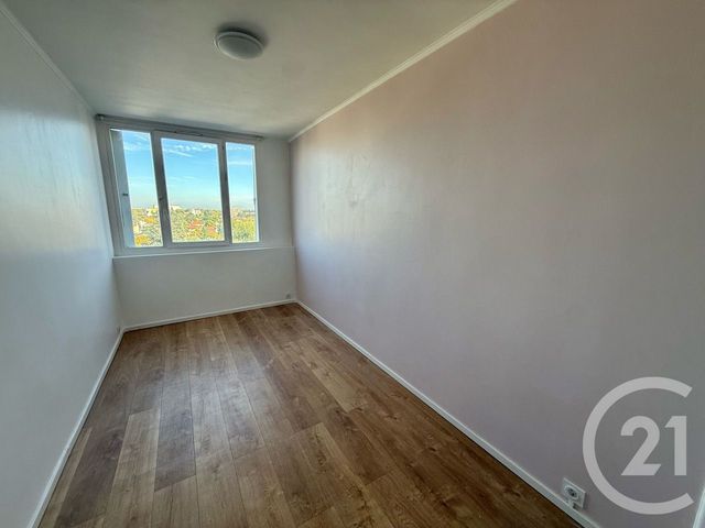Appartement T4 à louer - 4 pièces - 73.61 m2 - BRON - 69 - RHONE-ALPES - Century 21 Hestia Ldi