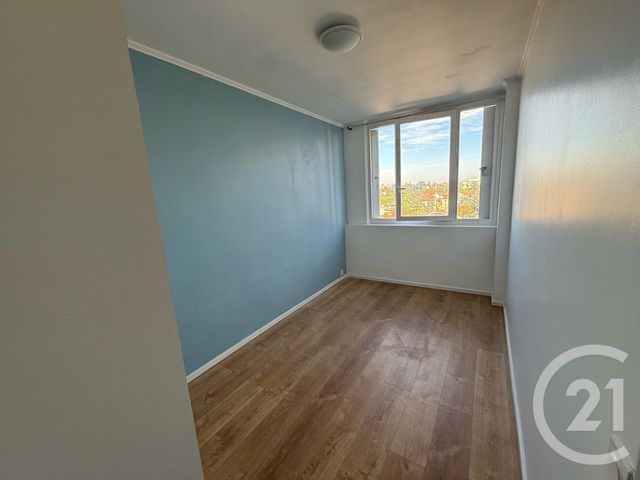 Appartement T4 à louer - 4 pièces - 73.61 m2 - BRON - 69 - RHONE-ALPES - Century 21 Hestia Ldi